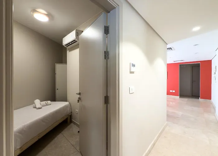 The Platinum Perch 2bdr Pool View Free Pool & Access *