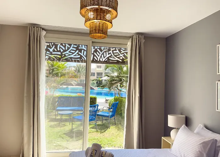 The Platinum Perch 2bdr Pool View Free Pool & Access *