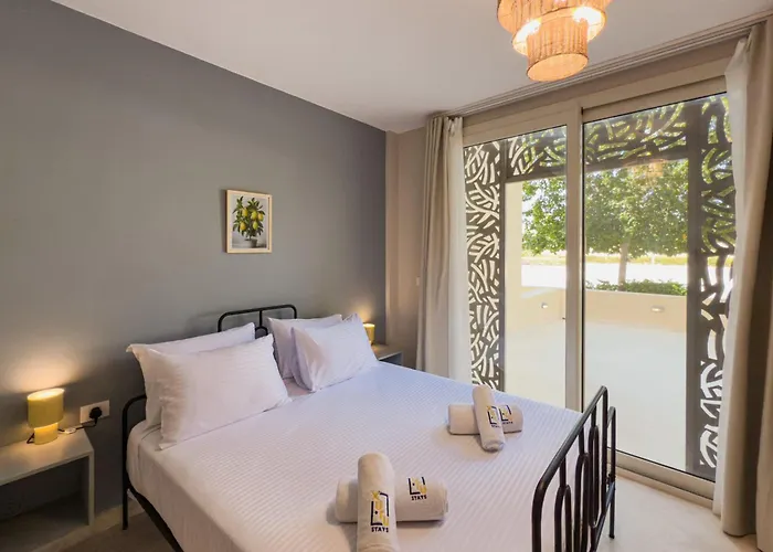The Platinum Perch 2bdr Pool View Free Pool & Access *